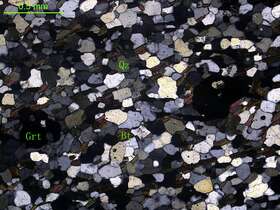 含石榴石黑云母石英片岩