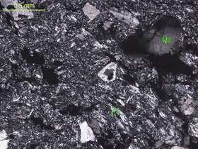 安山质凝灰熔岩