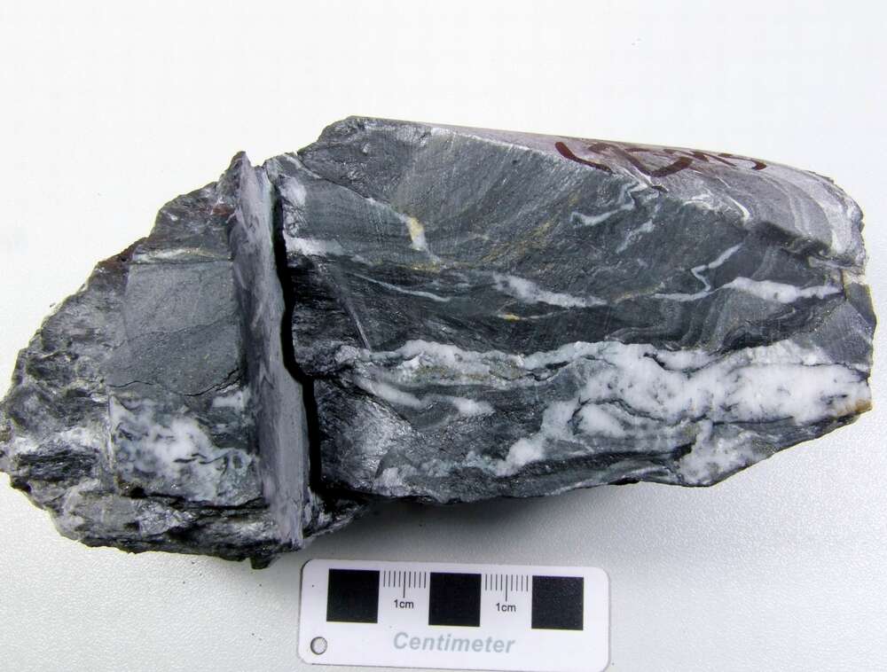 石英脉+蚀变破碎岩