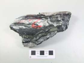 石英脉蚀变带型金矿石