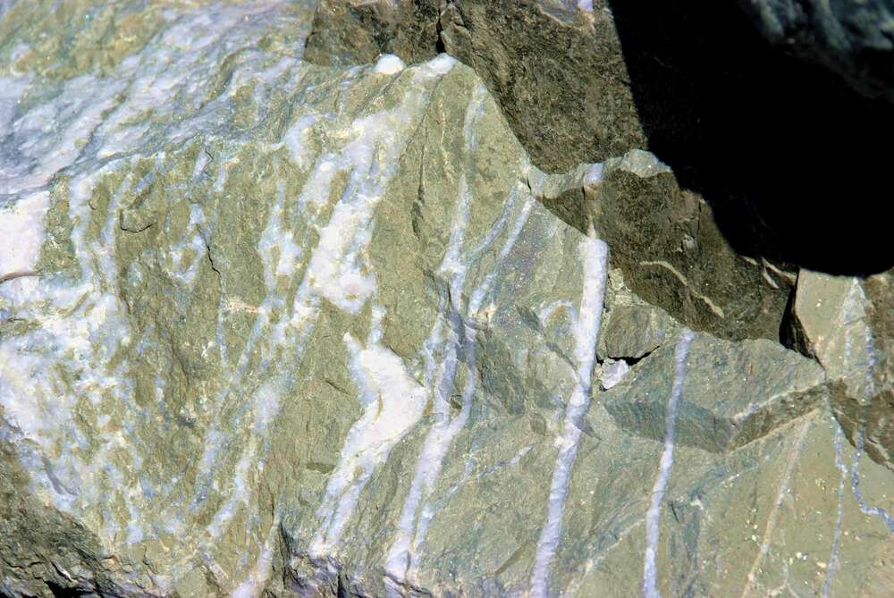 含金石英脉型矿石