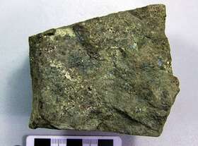 蚀变石榴石矽卡岩银-黄铜矿矿石