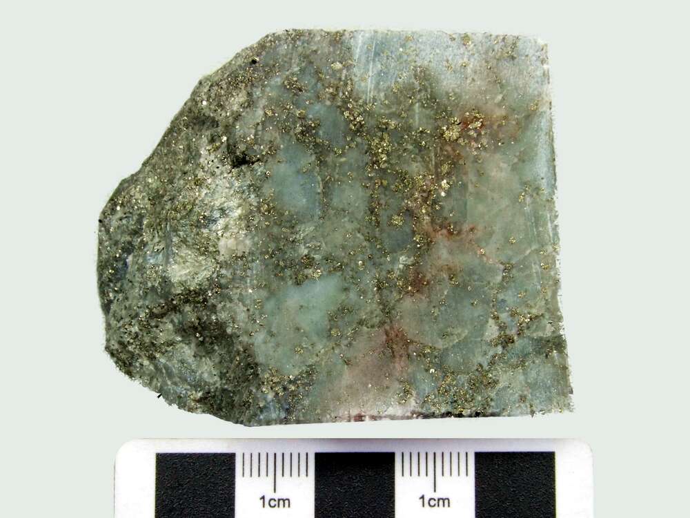 黄铁绢英岩