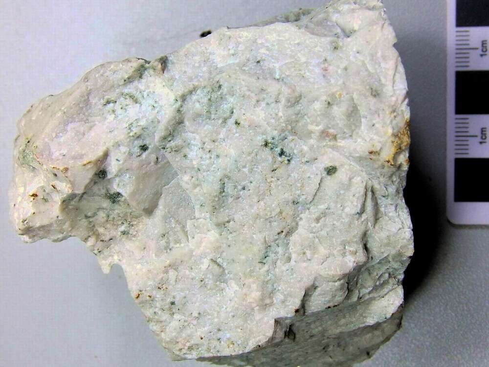 蚀变凝灰岩