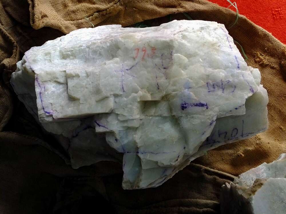 白玉（阿拉玛斯矿点）