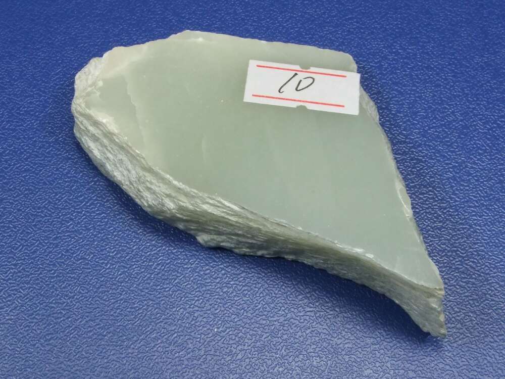 青白玉（于田玉石矿哈尼拉克矿点）