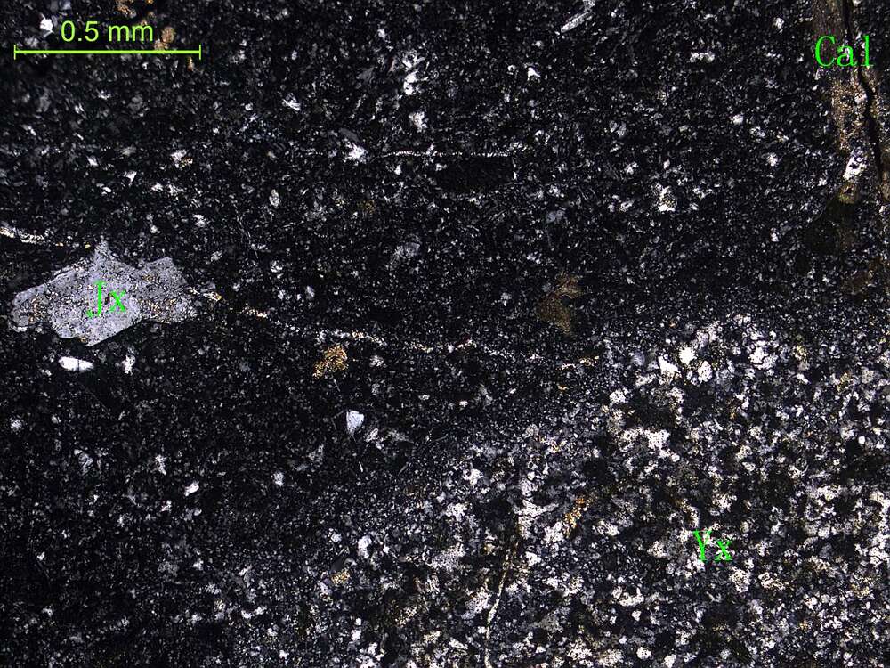 英安质晶屑岩屑凝灰岩
