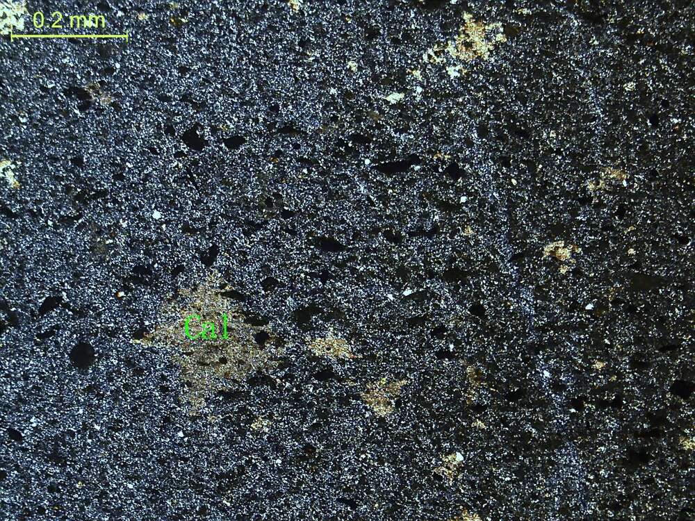 含钙火山灰凝灰岩