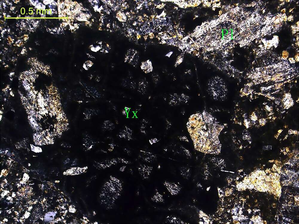 火山角砾岩