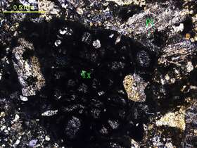 火山角砾岩