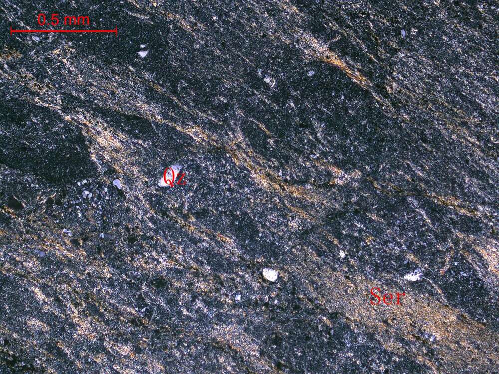 强片理化蚀变火山岩