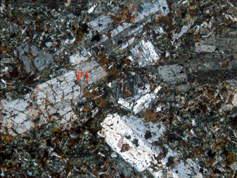 蚀变玄武安山岩