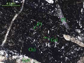 碎裂化蚀变玄武岩