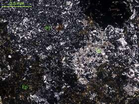 蚀变流纹质火山角砾岩