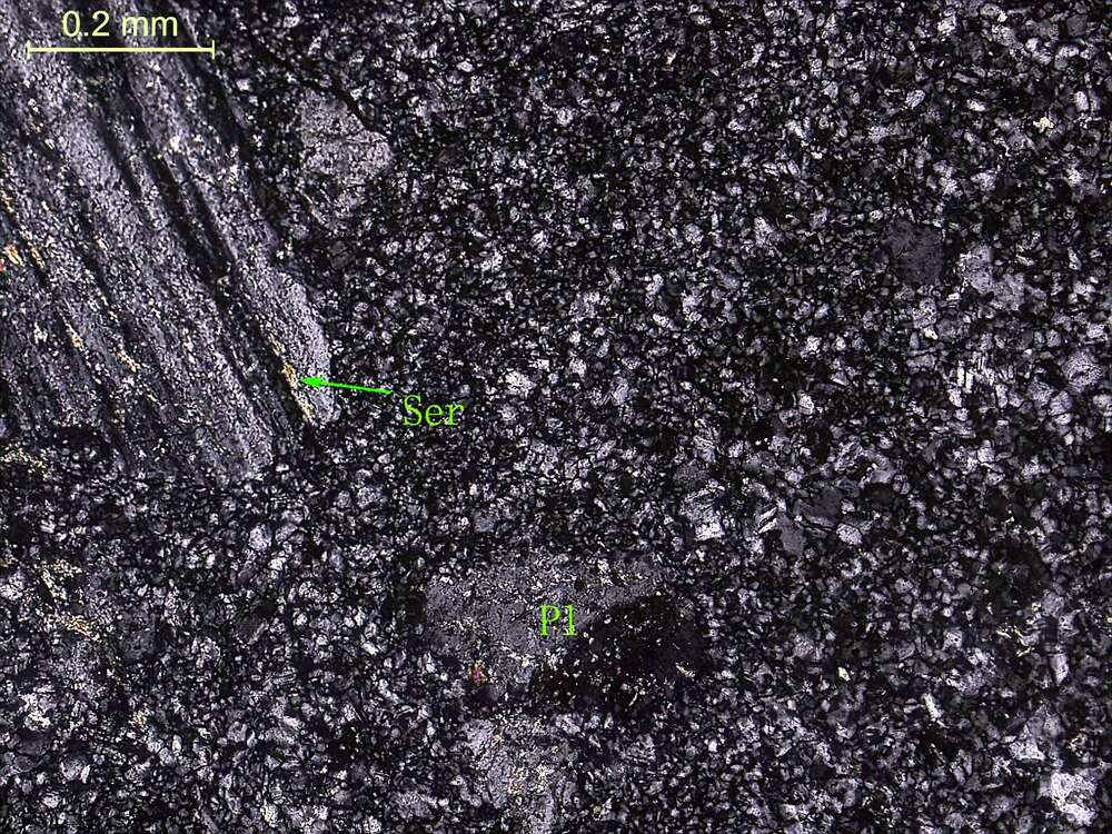 钠长霏细斑岩