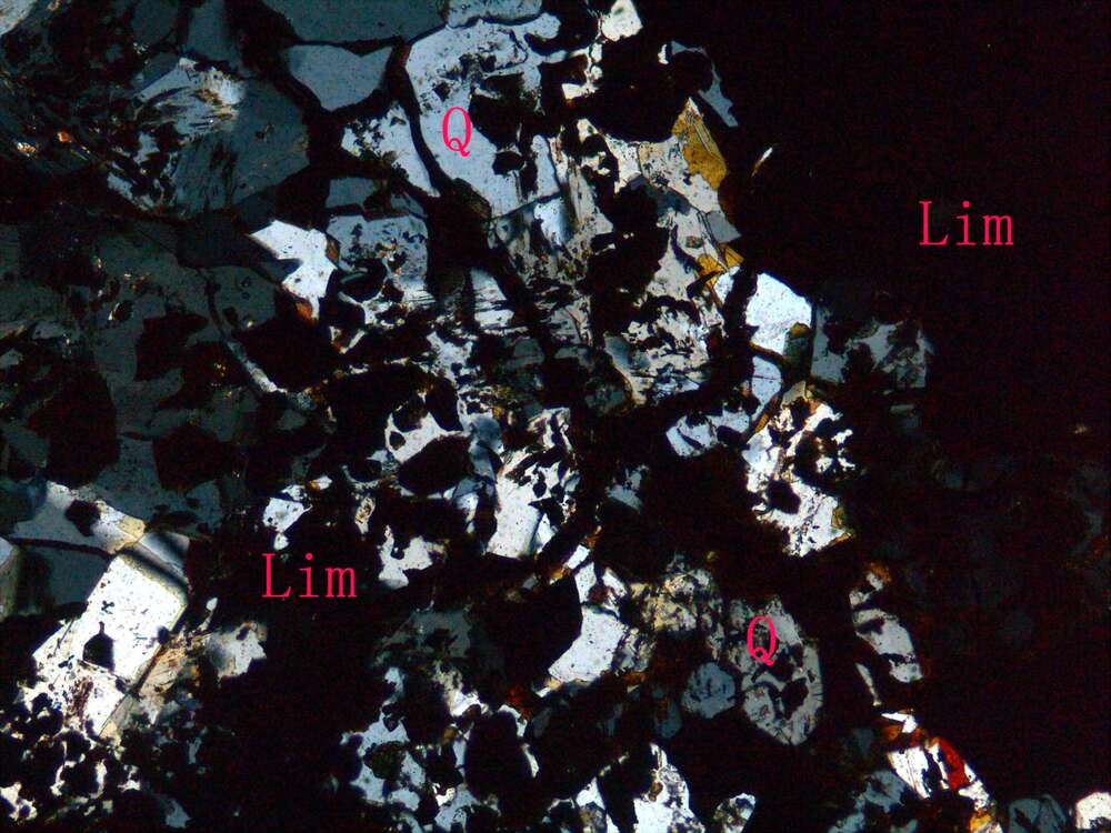 褐铁矿石英岩