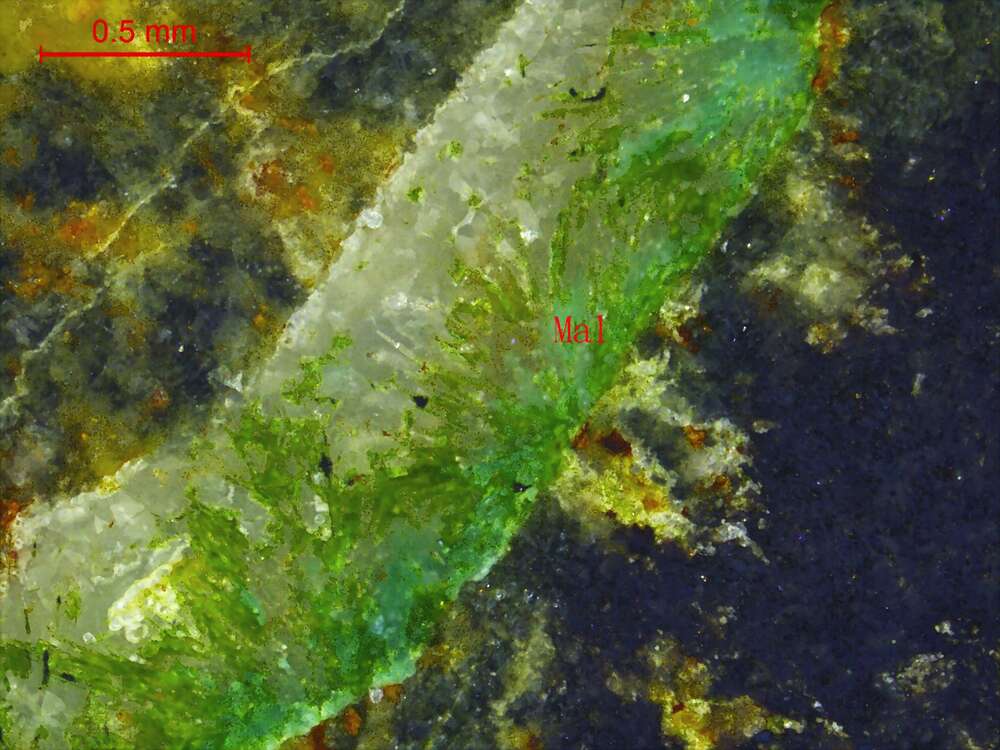 碎裂铜矿化绿帘石-石榴石矽卡岩