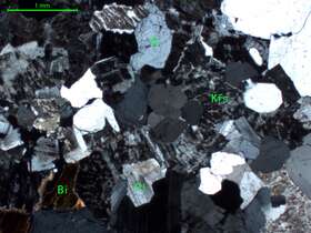 蚀变中细粒花岗岩