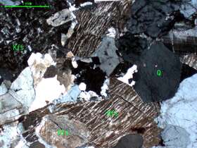 蚀变细中粒花岗岩