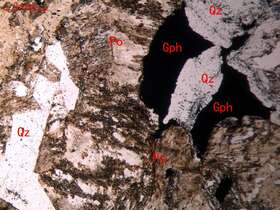 石墨化细粒含黑云母花岗岩