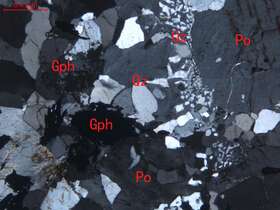 石墨化碱长花岗岩