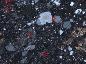 碎斑岩化形成花岗岩？