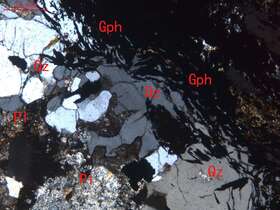 石墨化蚀变花岗岩