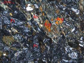 碎裂蚀变玄武岩