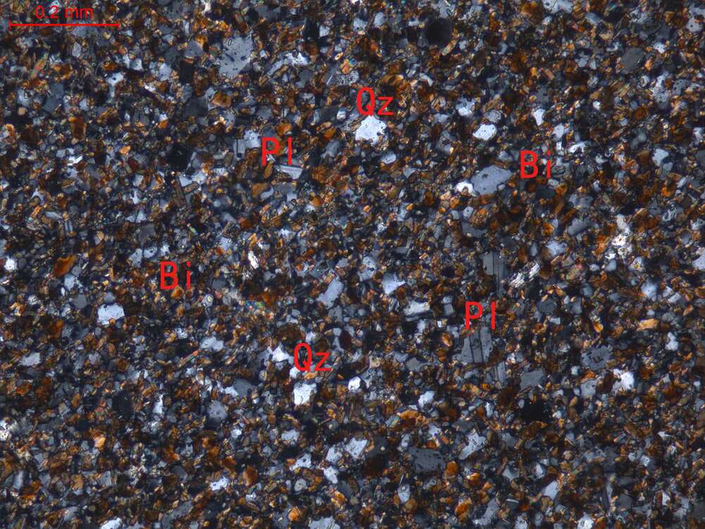 黑云母长英角岩