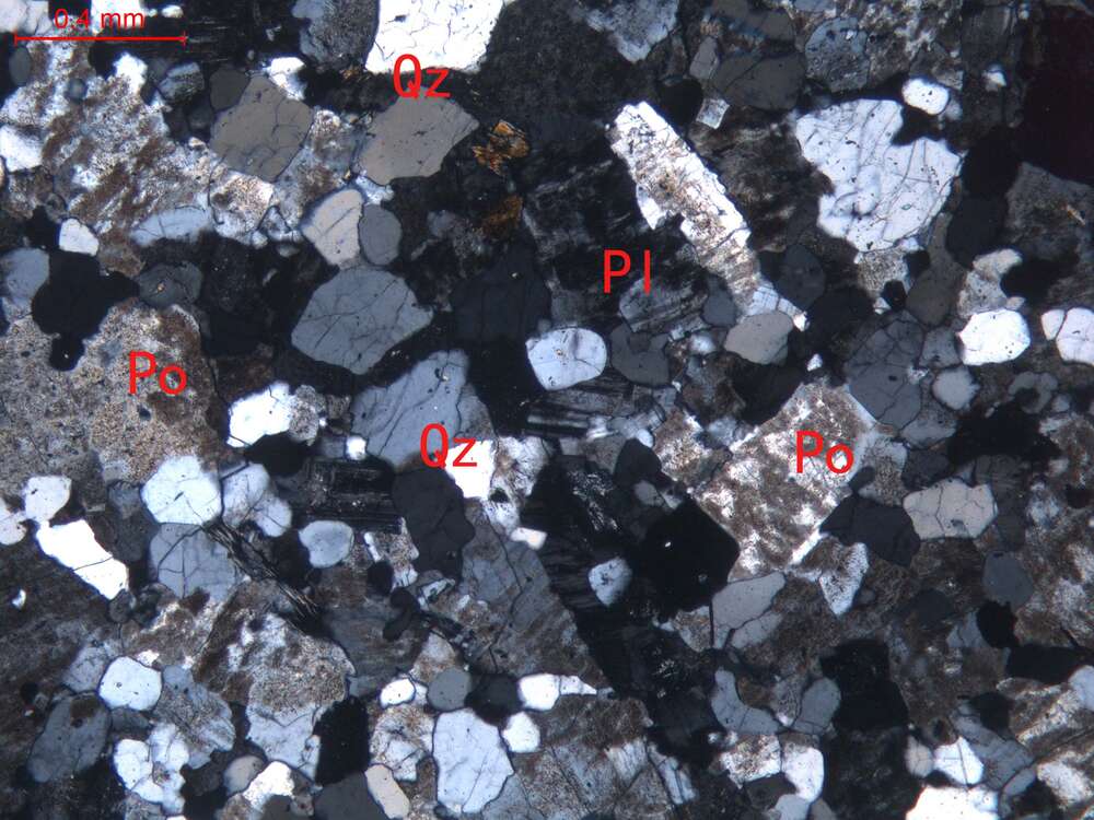 弱蚀变细粒花岗岩