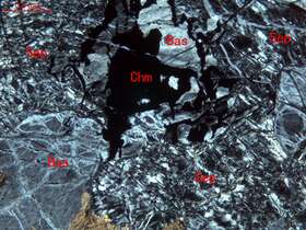 全蛇纹石化斜辉辉橄岩