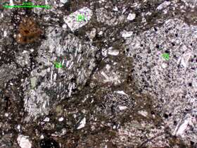 含角砾岩屑凝灰岩