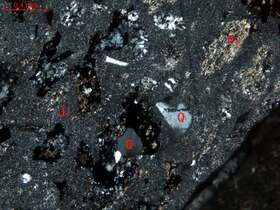 黄铁绢英岩化霏细岩