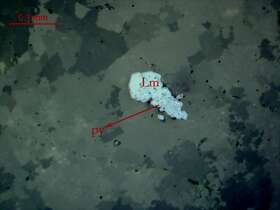 碎裂化孔雀石化大理岩