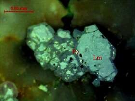 孔雀石化碎裂化大理岩