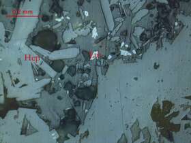 异极矿化（中酸性岩？）矽卡岩