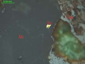 自然金、褐铁矿化黄铁矿（含金石英脉）
