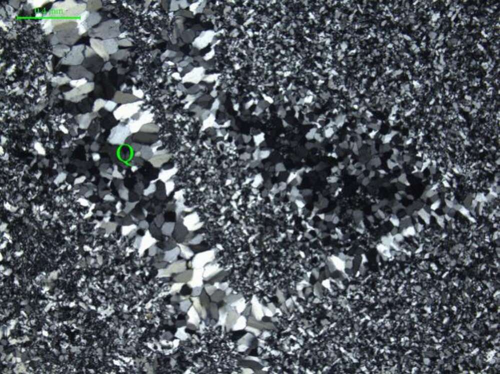 显微粒状石英岩