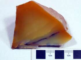 细粒石英岩
（石英质玉）