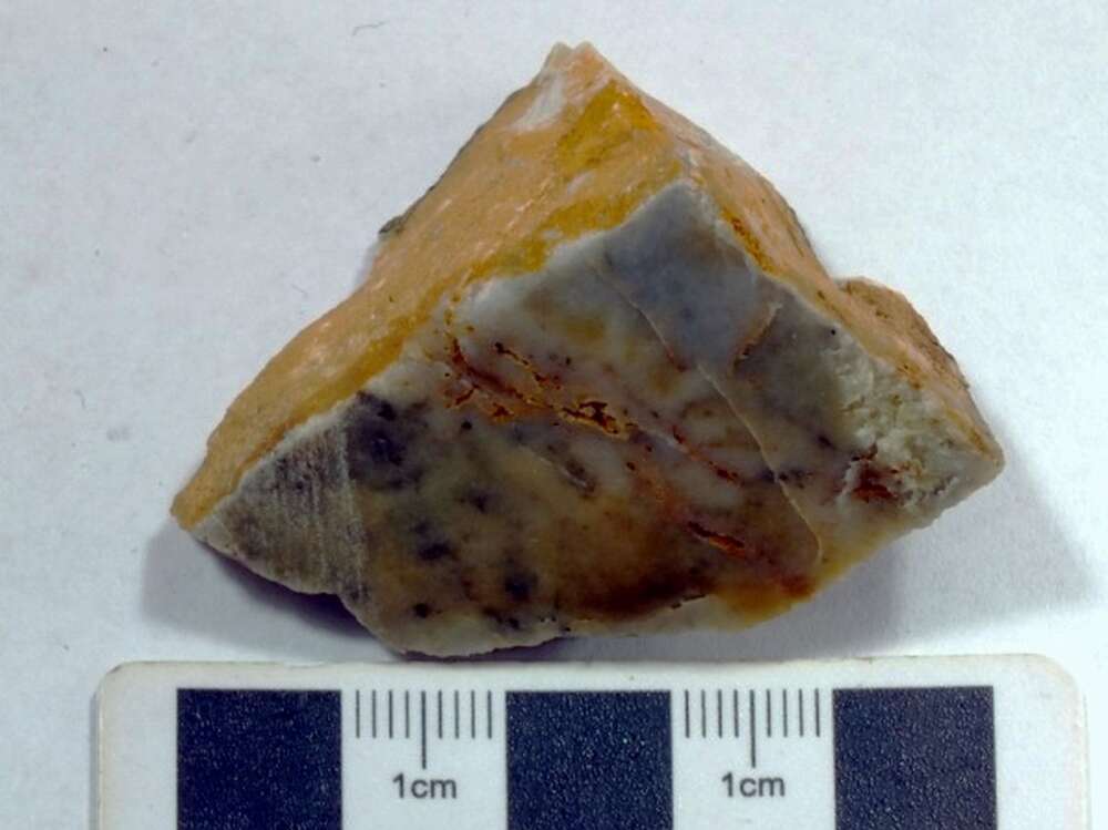 细粒石英岩
（石英质玉）