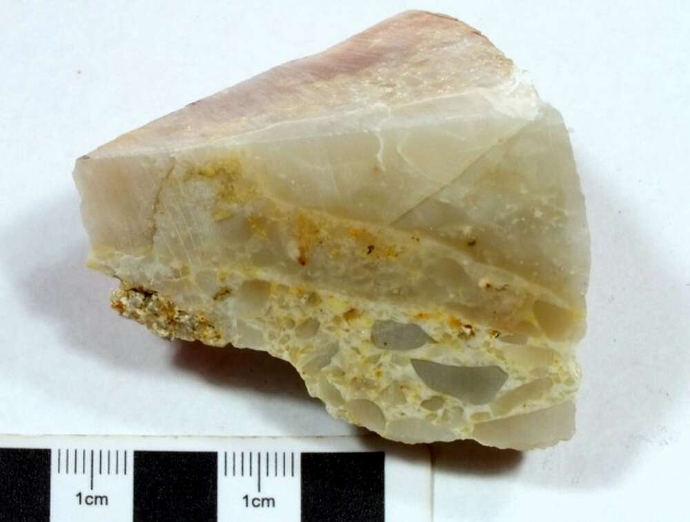 强硅化石英岩
（石英质玉）