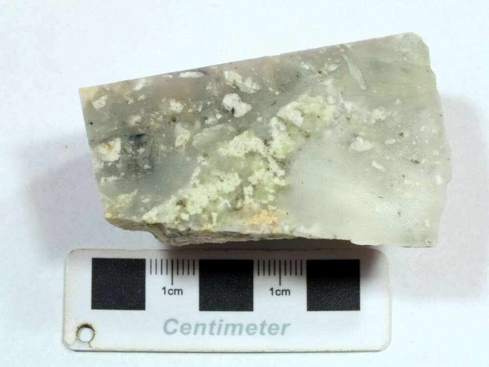 细粒石英岩
（石英质玉）