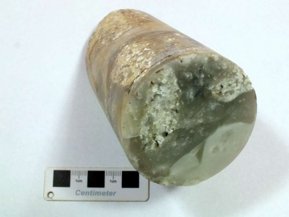 显微-细粒石英岩
（石英质玉）