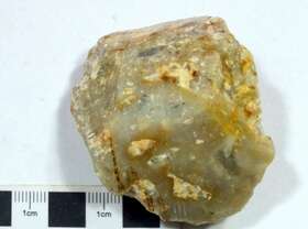 含角砾岩屑硅质岩