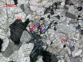 含透辉石白云石大理岩