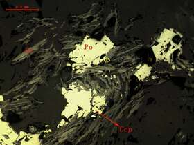 含铜含磁黄铁矿石墨矿矿石