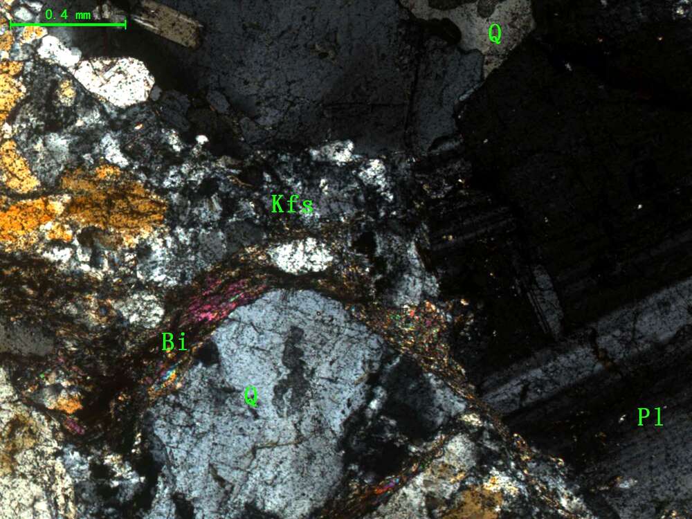 蚀变细粒花岗岩