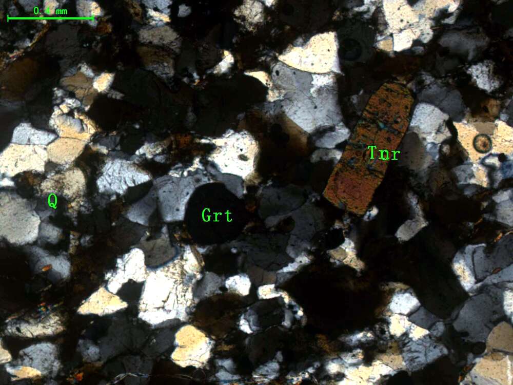 含石榴石电气石黑云母石英片岩