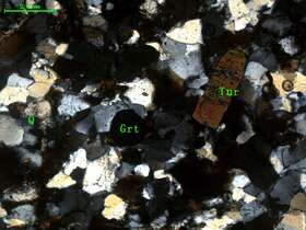 含石榴石电气石黑云母石英片岩