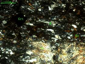 （变质细粒石英砂岩）含石榴石次闪石黑云母石英片岩